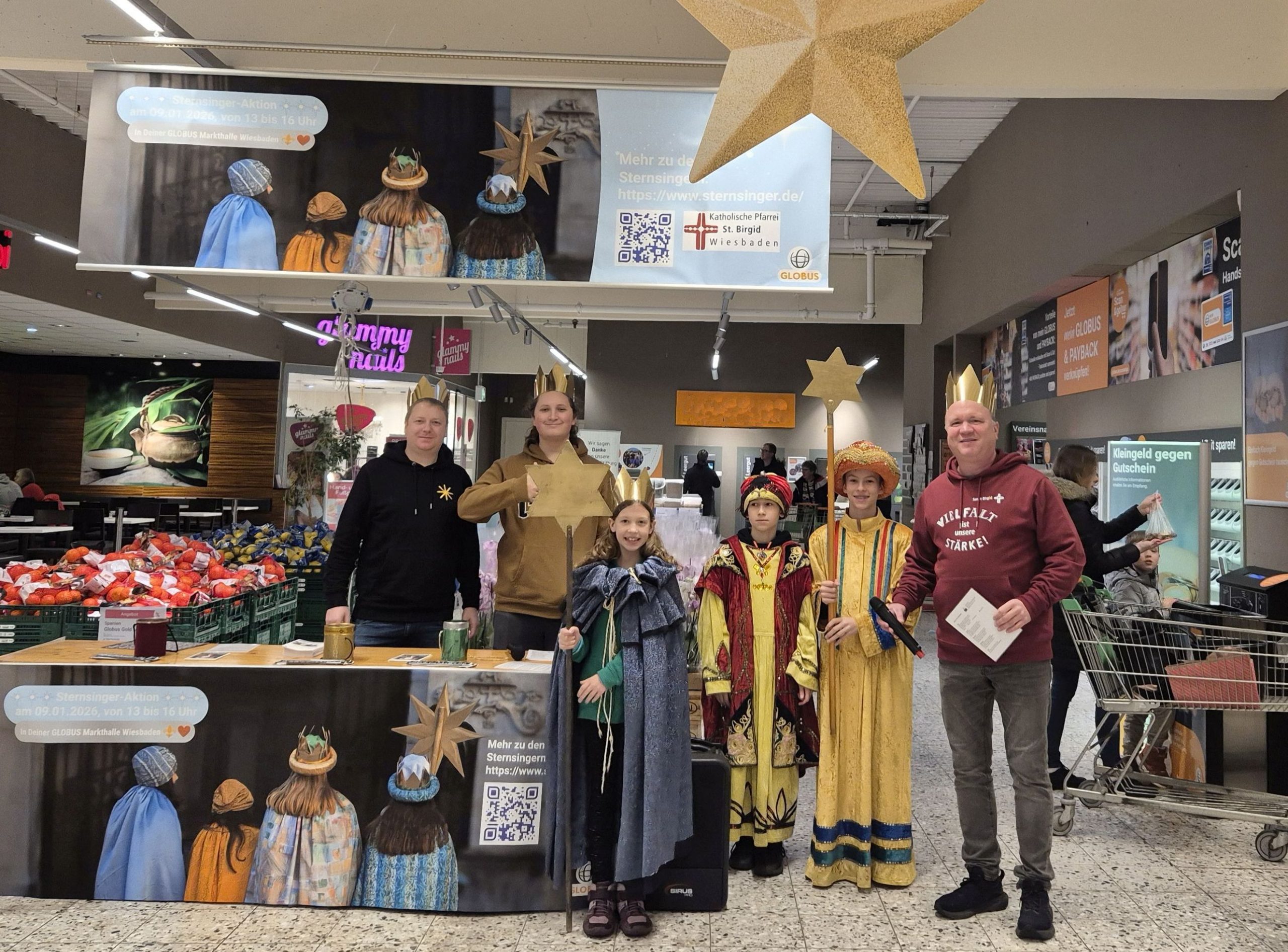 Die Sternsinger im Globus